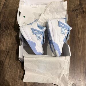 Jordan 4 - ‘Forget Me Not’ (blossom)